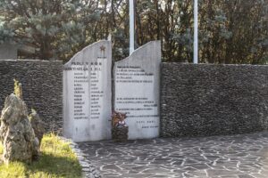 Spomenik padlim domačinom v NOB v Jamljah